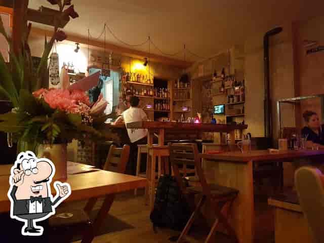 Rustic Die Vesperia restaurant, cozy event venue
