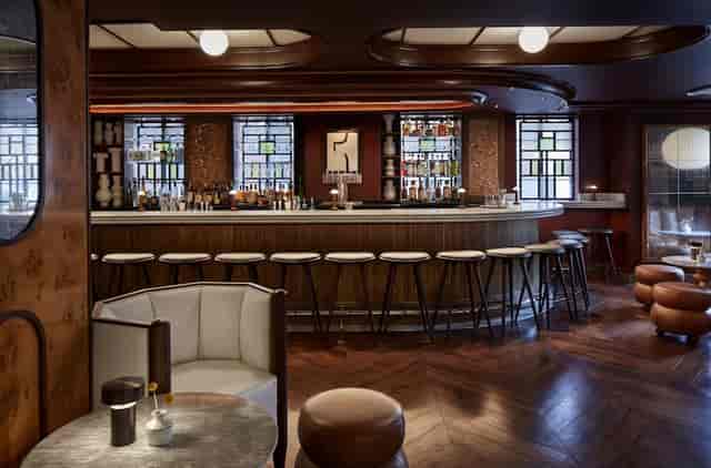 Lyle DC intimate bar event