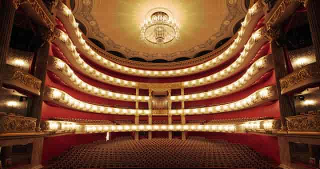 VISIT MUNICH'S NATIONAL THEATRE ...