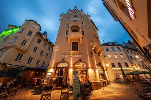 Munich historic hotel event venue, charming outdoor dining