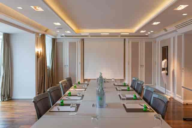 Salon Merkur Munich meeting room, boardroom, executive event