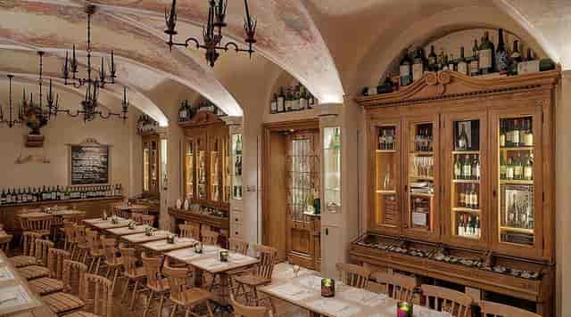 Vinothek wine cellar tasting event