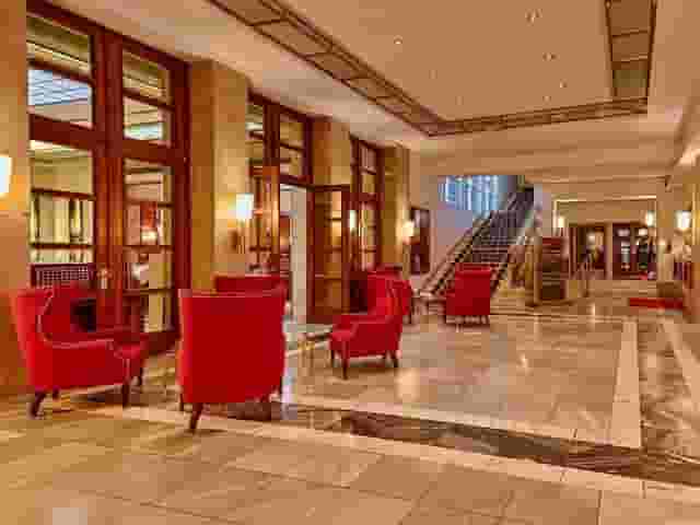 OPERA Restaurant & Lounge