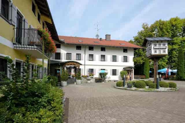 Beer garden Hotel Neuwirt Sauerlach, rustic, event space