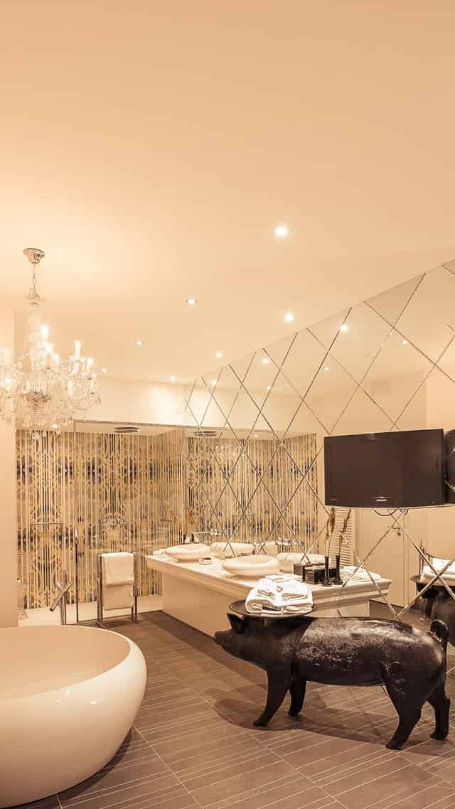 Baron Philippe de Rothschild Lounge