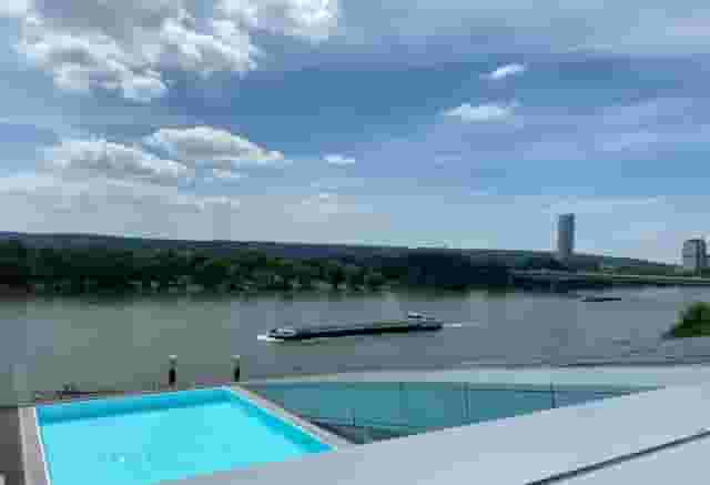 Baron Philippe de Rothschild Lounge