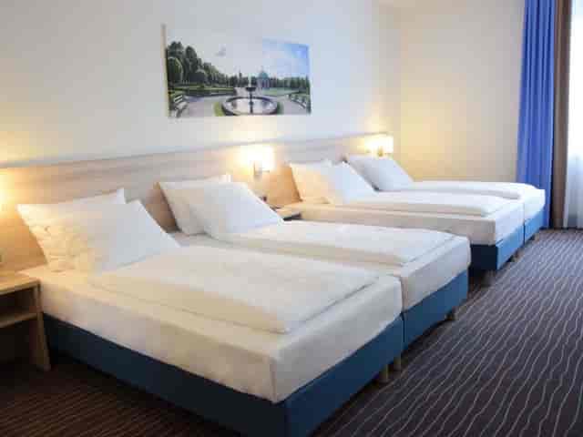 Munich hotel triple room, event booking