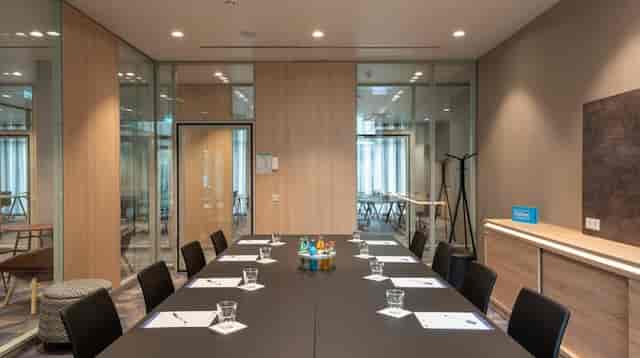 Munich Hilton meeting room, modern boardroom, event venue