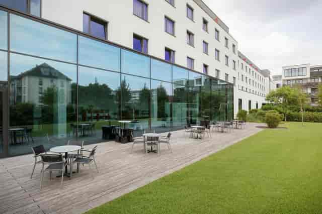 Granat Holiday Inn Munich Westpark outdoor event networking