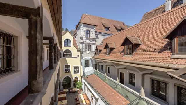 Schanigarten & Courtyard