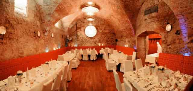 Historic hotel restaurant banquet dining