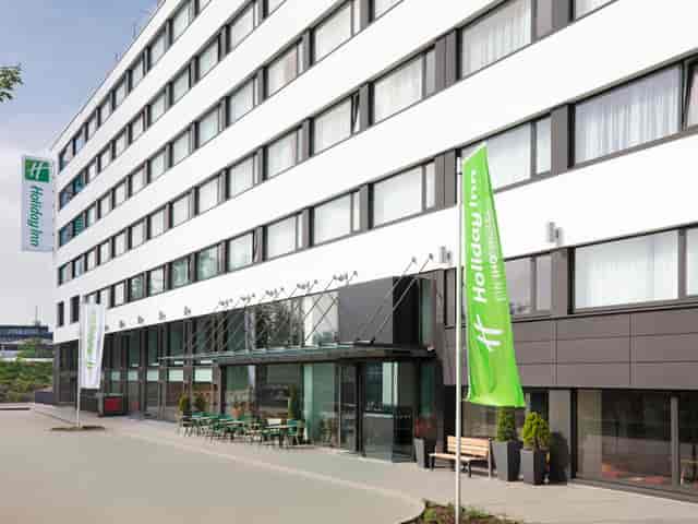 Holiday Inn ...