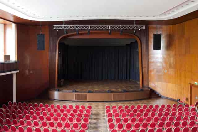 Alte Kongresshalle auditorium: stage, seating, presentations, events