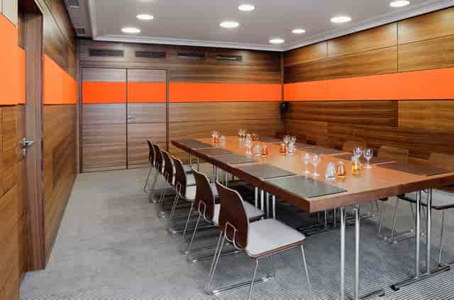 Regensburg boardroom, wood, orange, corporate meeting