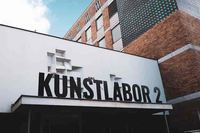 KUNSTLABOR 2 pop-up gallery event modern venue