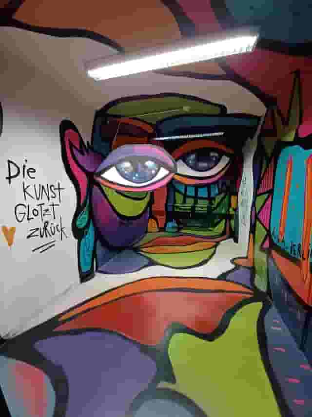 Pop-Up Gallery
