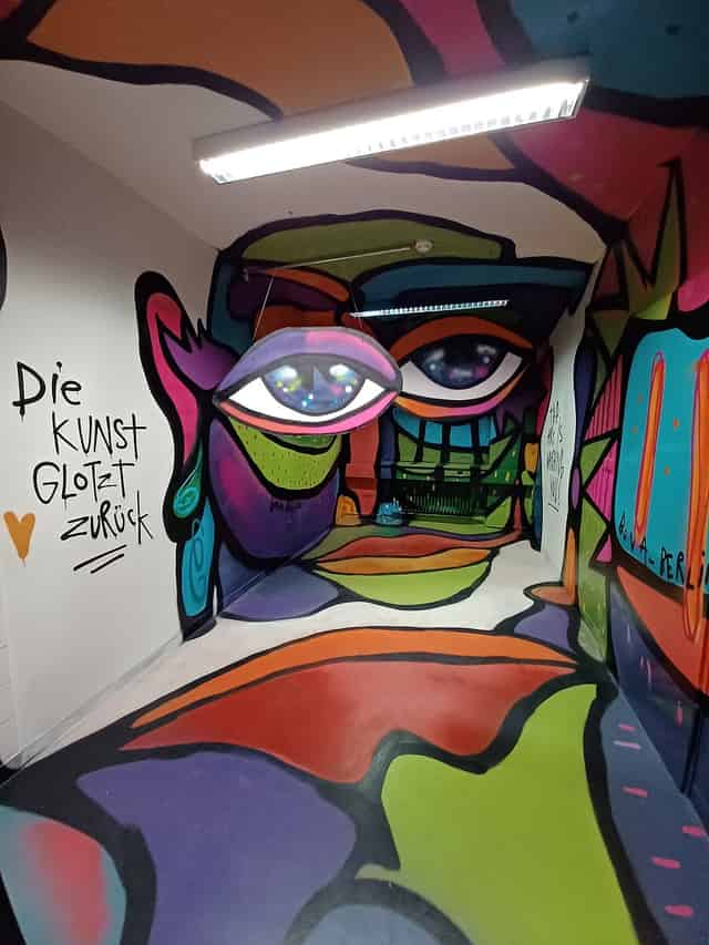 Pop-Up Gallery