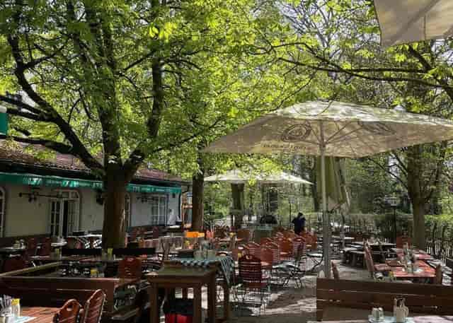Gasthaus Domagk beer garden with natural shade for outdoor networking and team-building events.