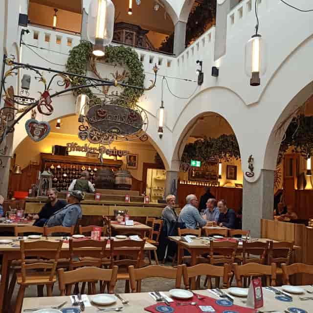 Dionys Stube in Donisl: Bavarian-style venue for corporate breakout sessions and team dinners.