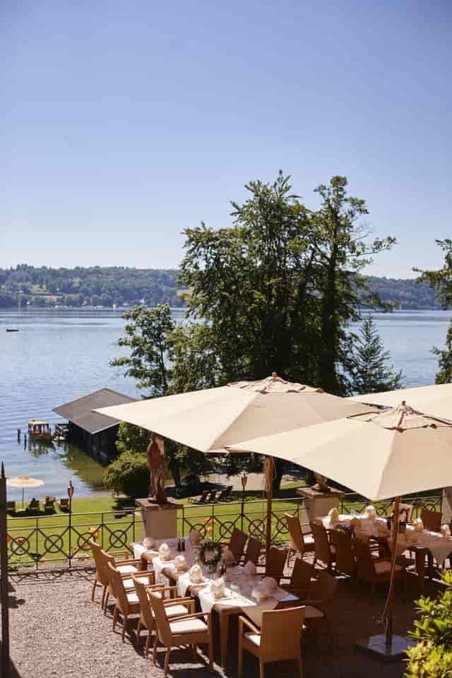 Waterfront outdoor event venue at LA VILLA, ideal for corporate retreats and networking receptions.