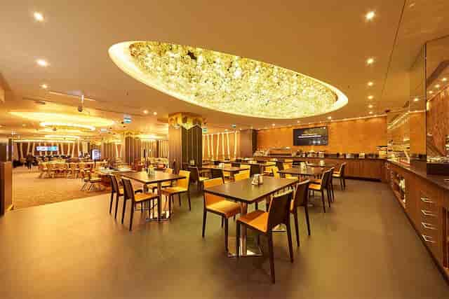 Upstairs Salon at Palace Casino: Versatile upscale space for corporate events and business meetings.