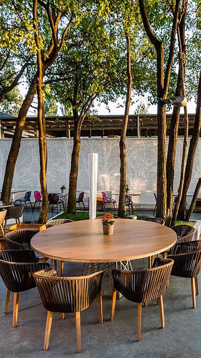 Modern outdoor breakout space at Casa Di David for intimate networking and corporate events.