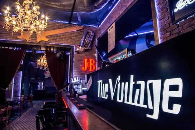 Bar