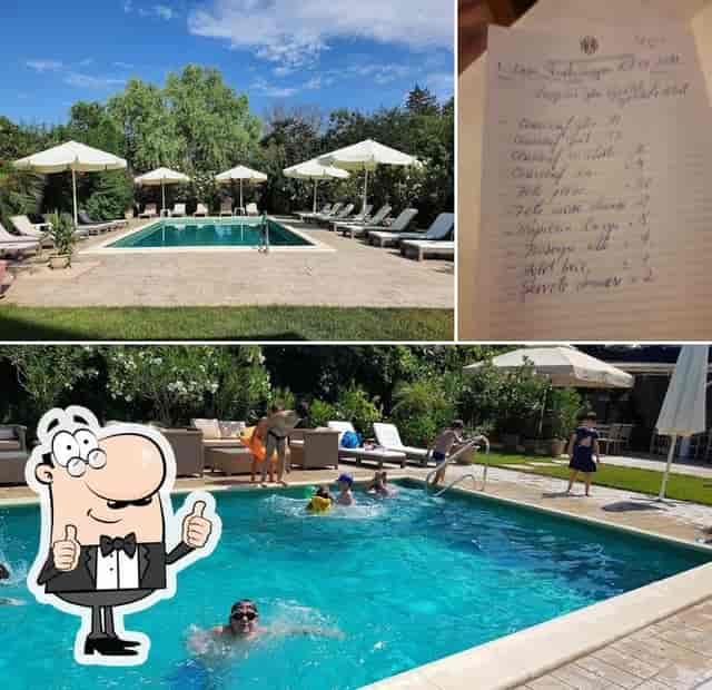 Poolside corporate retreat venue at Casa Radu for incentive travel planning.
