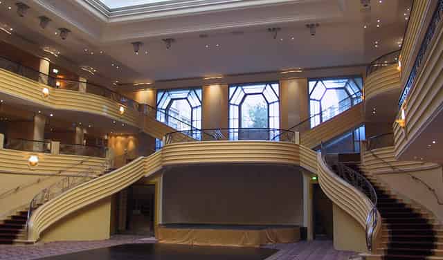 Ballroom, Ensemble