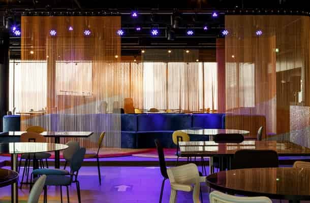 Lobby lounge