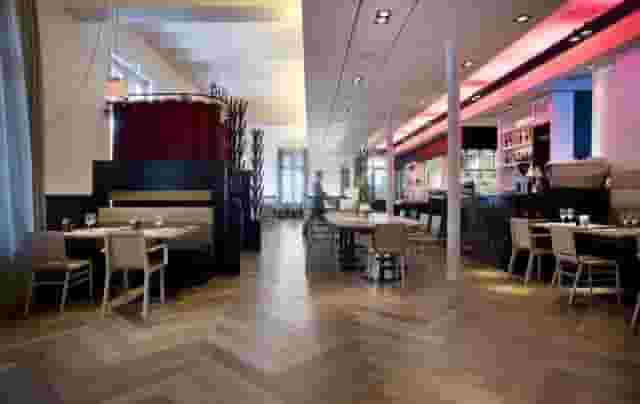 bar/lounge