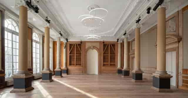 Zuilenzaal in Felix Meritis: Neoclassical gala dinner and product launch venue.