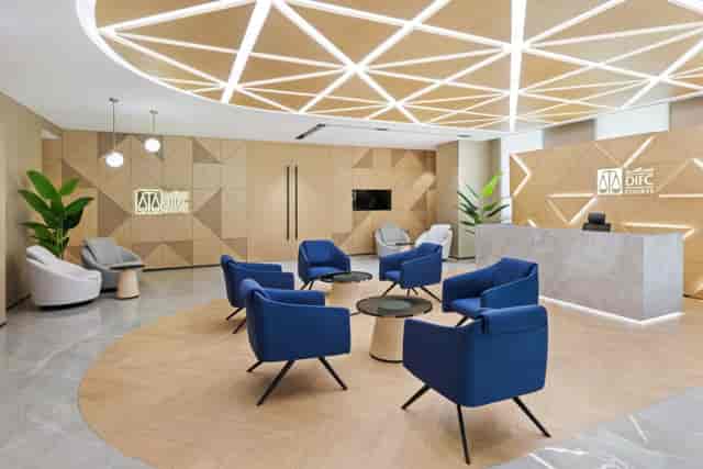 DIFC luxury courtroom rental with tiered lounge seating for VIP corporate events and networking.