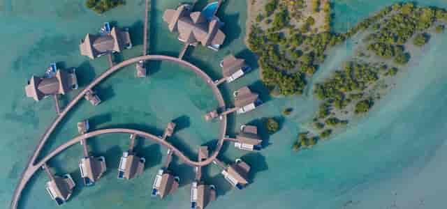 Anantara Mina Al Arab private beach for luxury executive retreats and incentive travel.