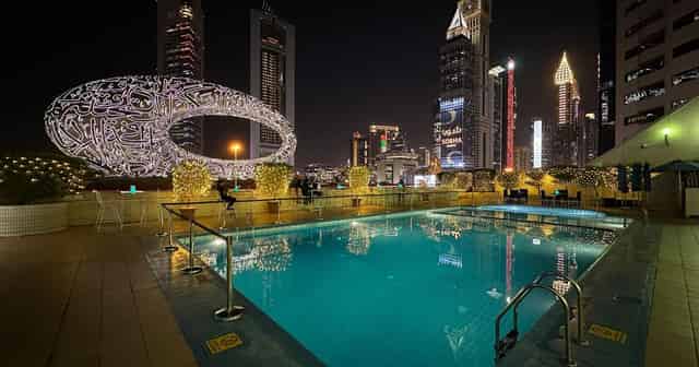 Pool Lounge