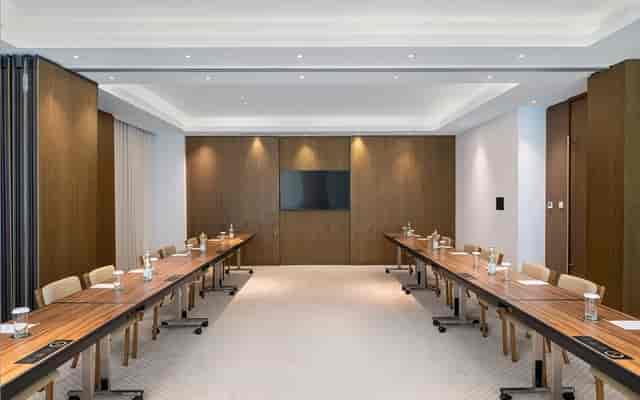 U-shaped boardroom at Radisson Beach Resort Palm Jumeirah for executive meetings and presentations.