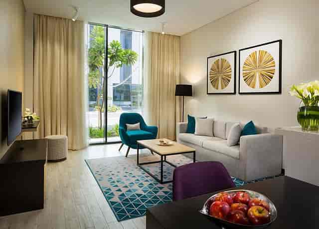 Topaz meeting room: chic VIP green room with soft seating for professional event space rental.