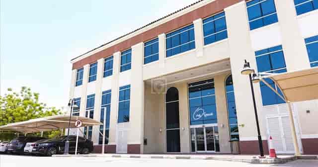 Modern private office space with parking for corporate workshops and professional meetings.