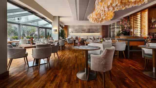 Elegant meeting room at Hotel Okura Amsterdam, perfect for events and gatherings.