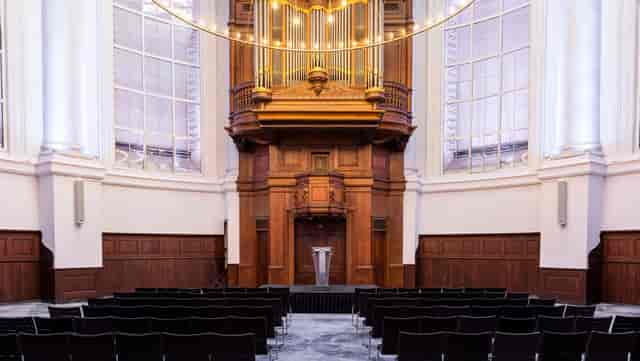 Dome Hall in Koepelkerk Amsterdam, elegant event venue with high ceilings for conferences.