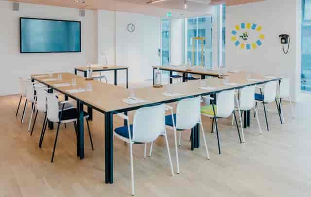Modern conference room at Hotel Casa Amsterdam, perfect for workshops and meetings.