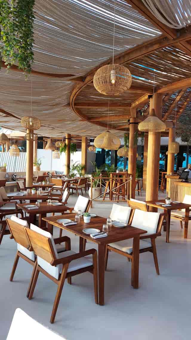 Beach Bar in Ula: sophisticated open-air venue for corporate reception and cocktail event.