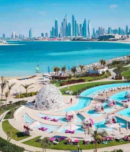 WET Deck Dubai: Luxury waterfront venue for corporate retreats and business events.