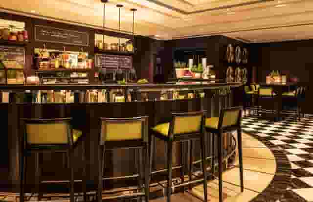 Bar 44