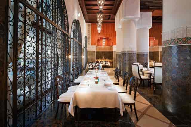 Amala Jumeirah Zabeel Saray: Moorish banquet hall for executive dinners and intimate events.