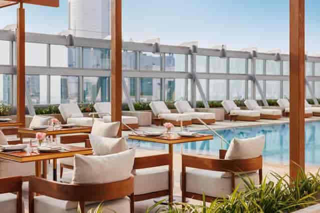 Olivine poolside venue in Jumeirah Living for executive lunches and networking events.