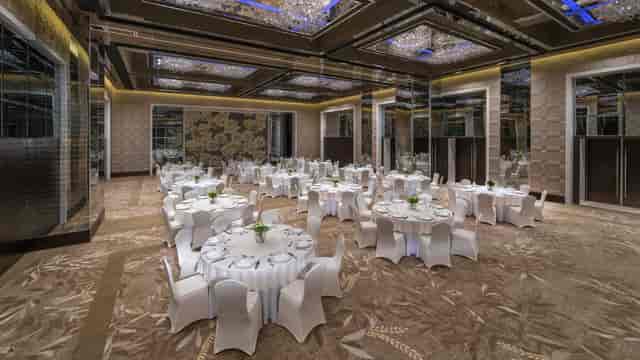 Al Maha Ballroom, Hyatt Regency Dubai: Elegant pillar-less venue for corporate events and galas.