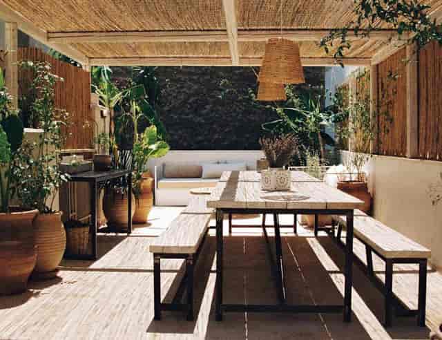 VIP dining nook at Suites in Shila Athens for boutique boardroom meetings and networking events.