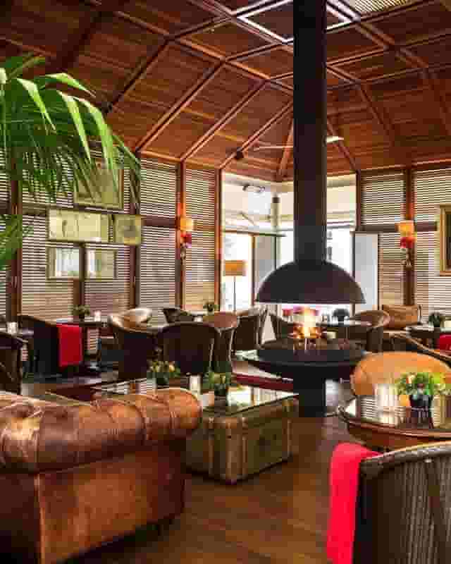 cigar lounge
