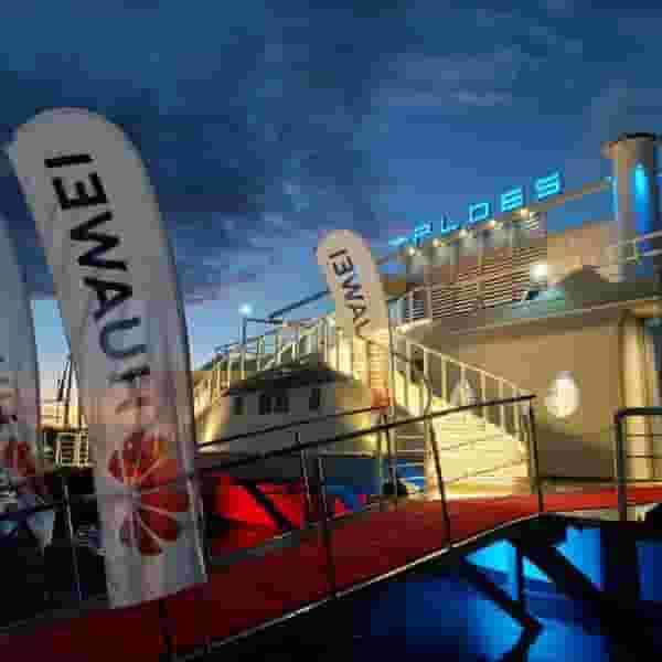 Lounge Deck